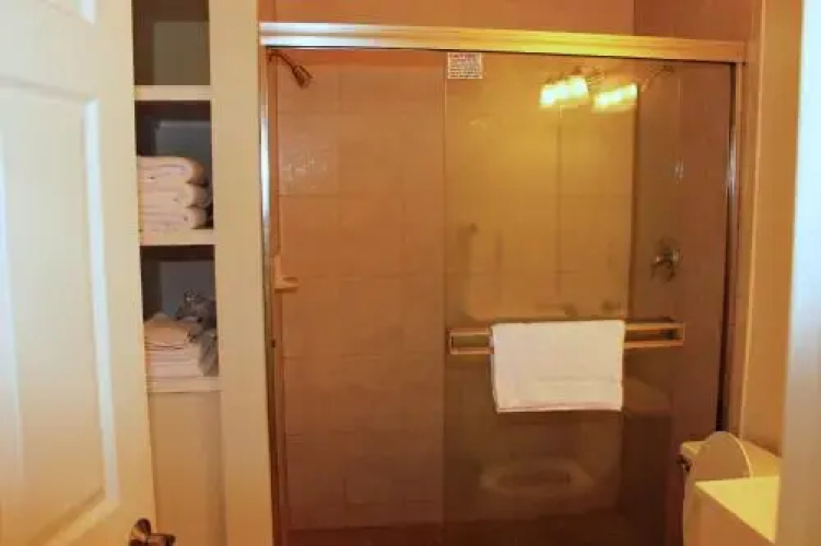 Barefoot Beach Resort 217E Apartment