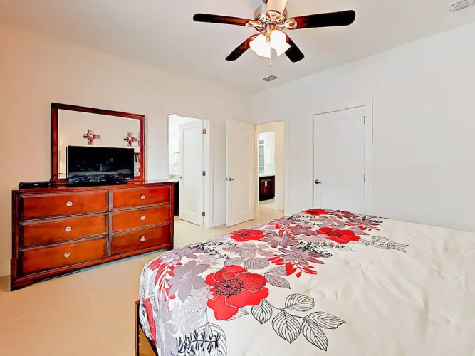 128 E Amberjack Condo Unit 3 - 2 Br condo by RedAwning