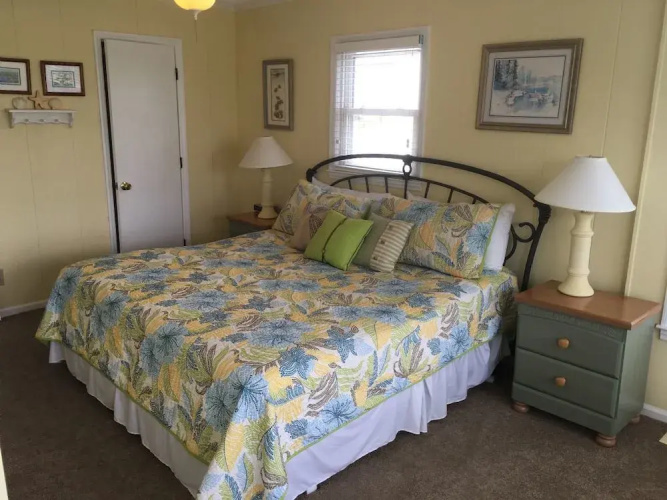 2 Views - 4 Br Home