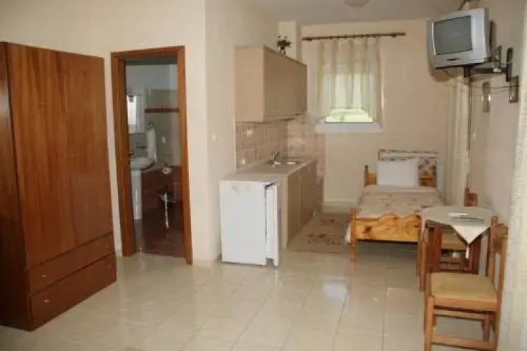 Elanthi Hostel