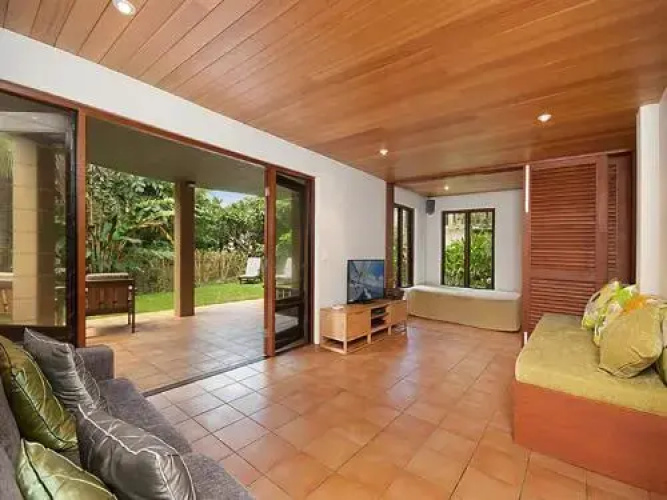 2/9 Marine Parade, Wategos Beach - Beachbound