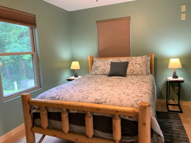 Hunter Jack's - 2 Br cabin by RedAwning
