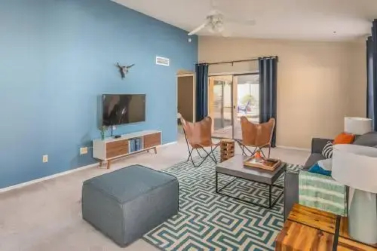 3BR Home Great Backyard by WanderJaunt