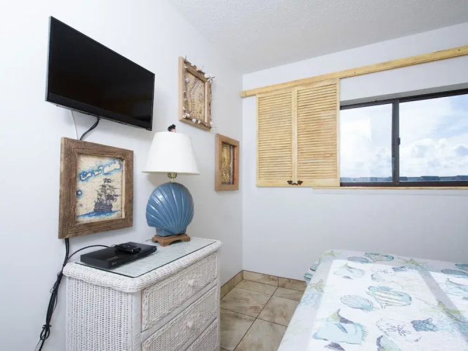 400 Plantation Rd Condo Unit 5208 - 2 Br condo by RedAwning