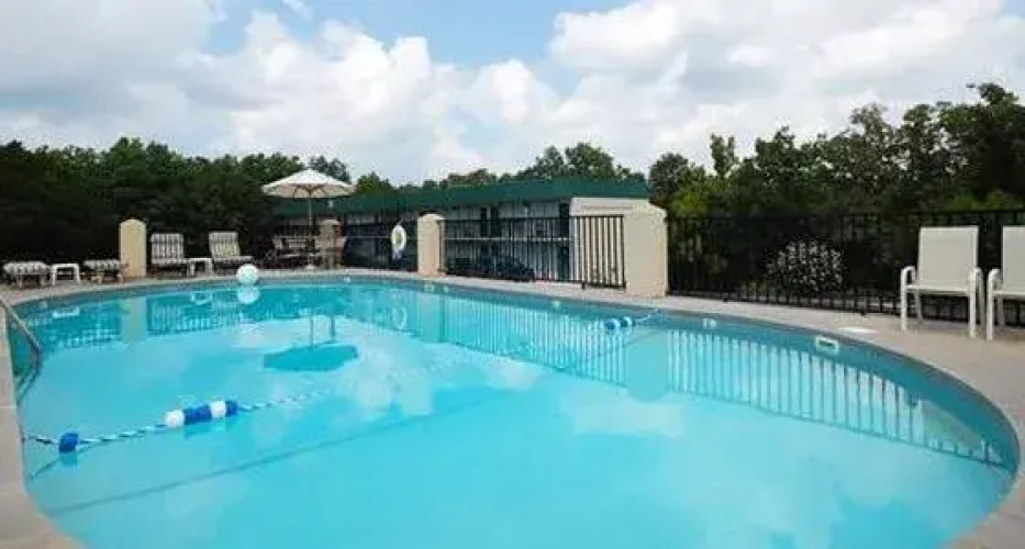 Econo Lodge Silver Dollar City Area