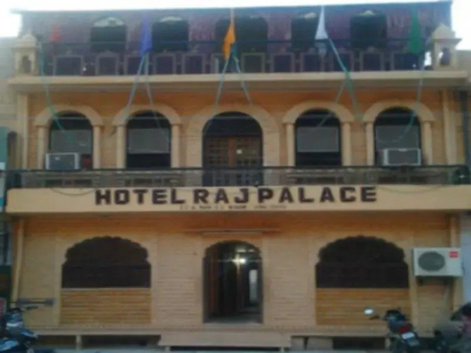 Hotel Raj Palace