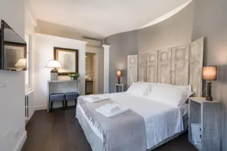 Suite & Room
