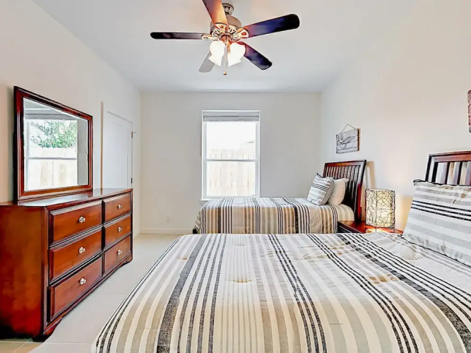 128 E Amberjack Condo Unit 1 - 2 Br condo by RedAwning