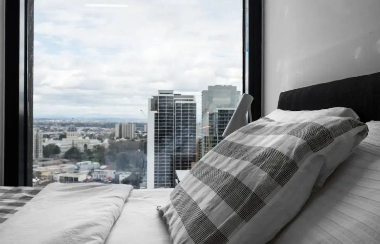 Roomerang at Abeckett Tower 31