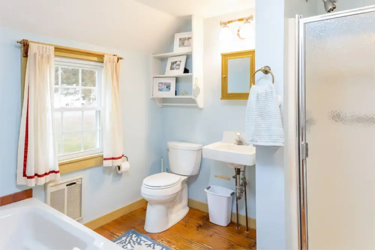63 Locust Rd Home - 3 Br home by RedAwning