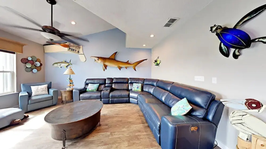 Selleck Condo by RedAwning