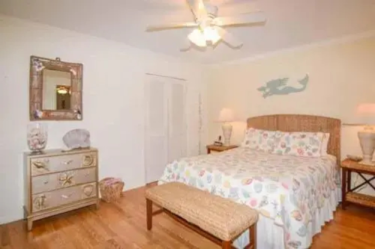 Four Beach Lovers All Units by RedAwning