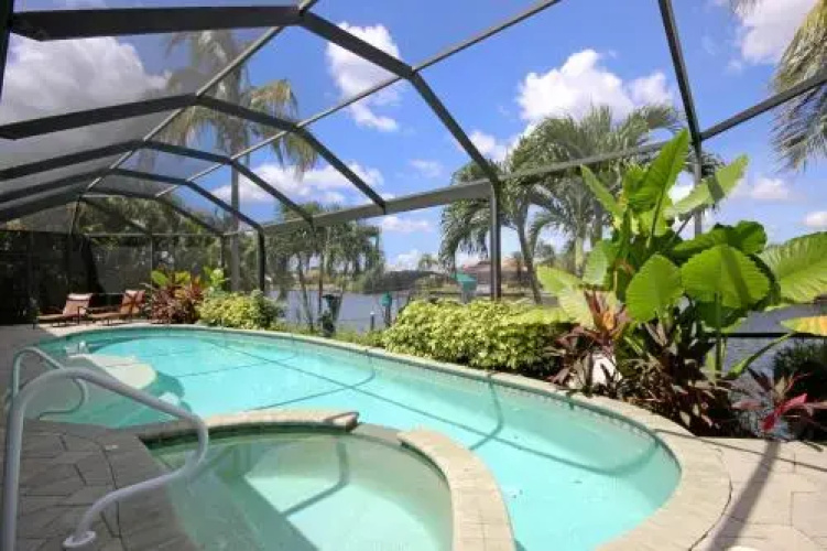 Waterfront Villa Id2621