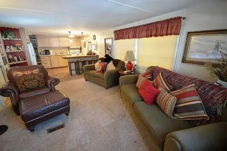 Rogers Roost - 3 Br condo by RedAwning