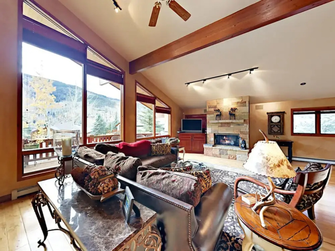 1874A Glacier Court Chalet