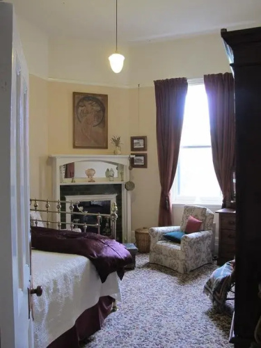 Camperdown Accommodation: Edwardia short-stay