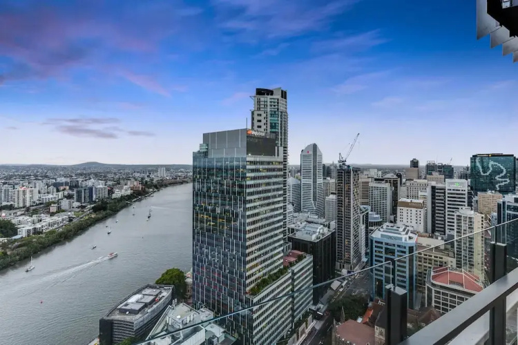 Luxury River View Apartment