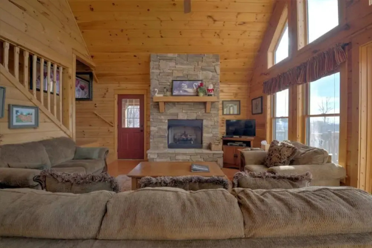 All Decked Out - 4 Br Cabin