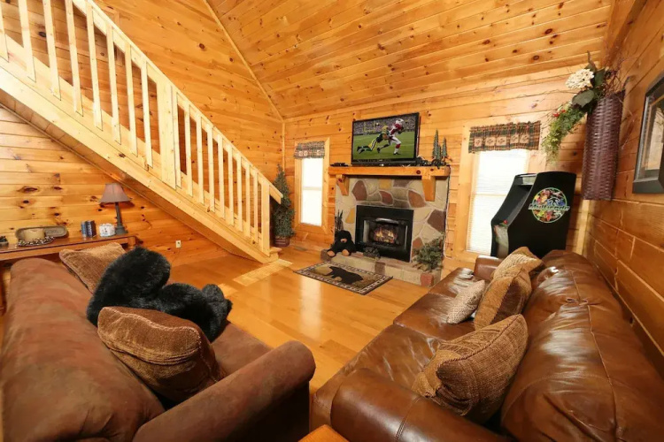 Bear Heaven 2 Br cabin by RedAwning