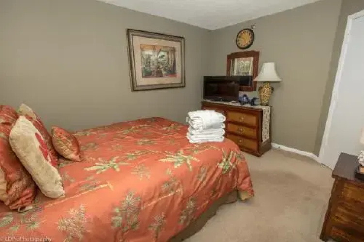Inlet Reef 502 2 Bedroom Condo by RedAwning