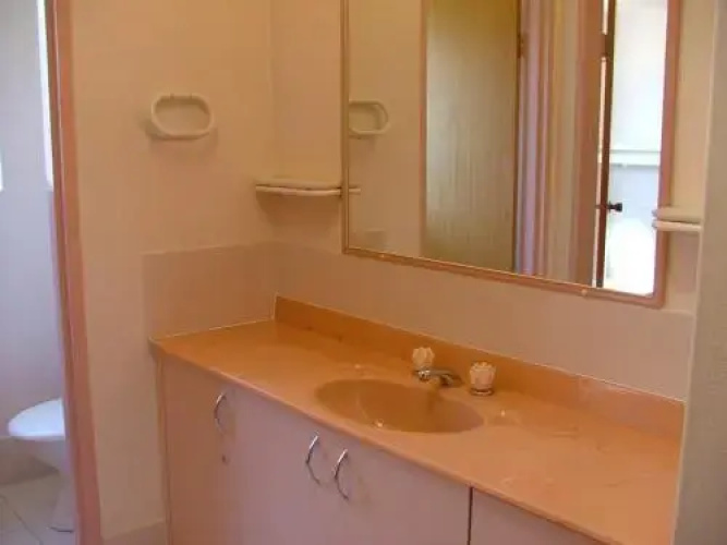 Renas Court, Unit 6, 72 Little Street