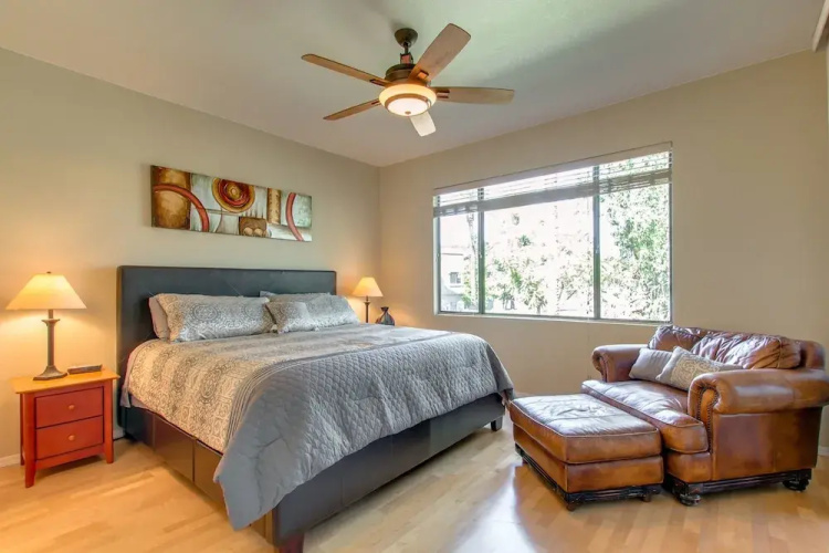 100th Street - 2 Br condo by RedAwning