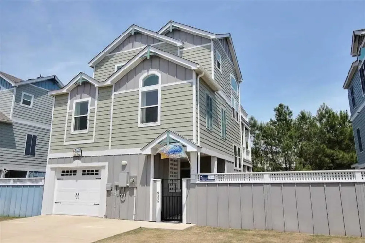 Salty Breeze Cb34 - 4 Br Home