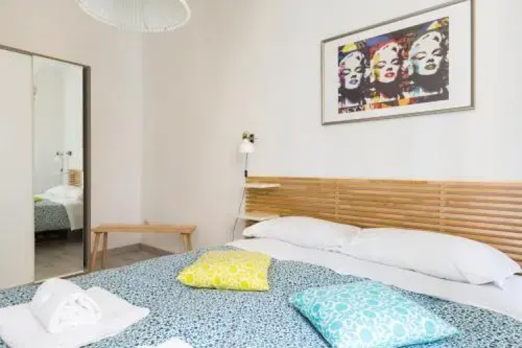 Lovelyapart Cavour