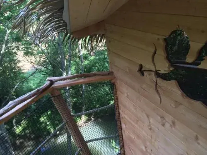 Les Cabanes au Bois d'Orient