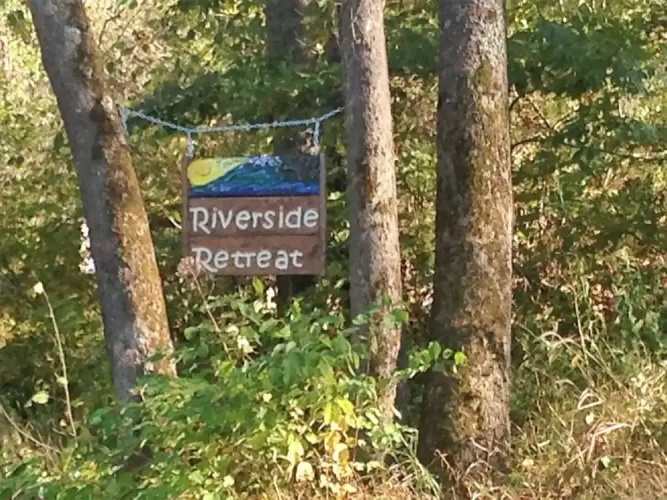 Riverside_retreat