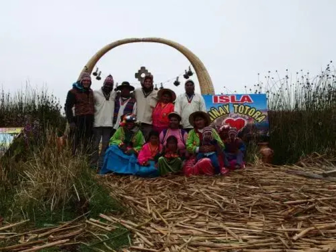 Uros Wiñay Totora