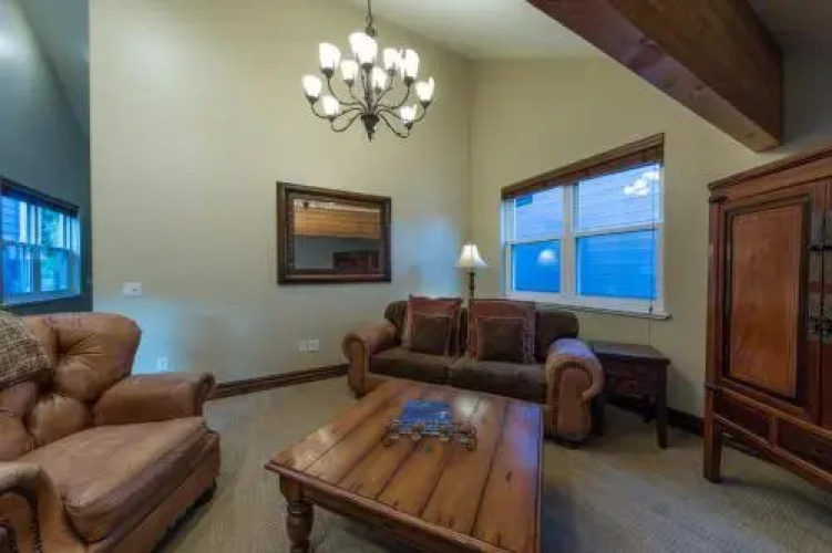 Heavenly Hillside Hangout - 3 Br Home