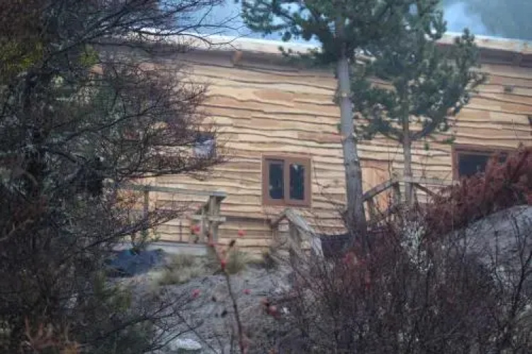 Baker Domo Lodge
