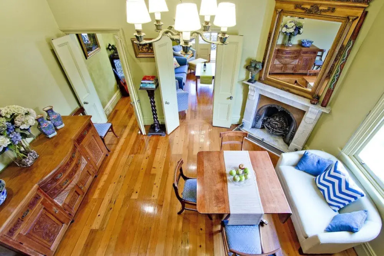 Breathtaking Views in Spacious Balmain House