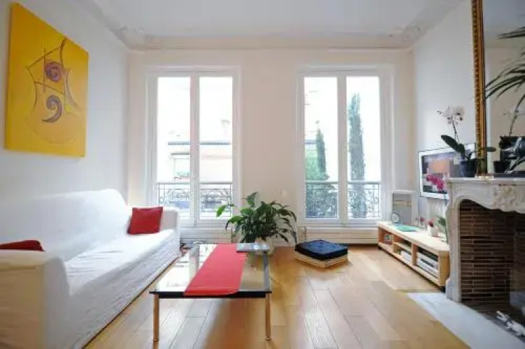 Champs Elysees Homestay