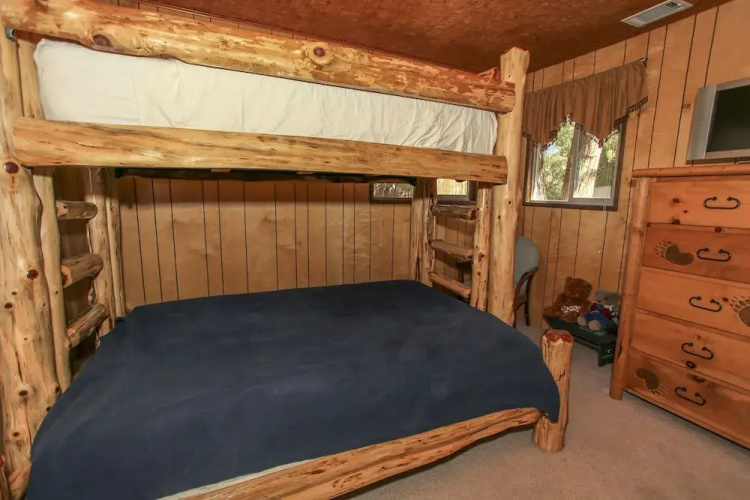 Cubs Hideaway