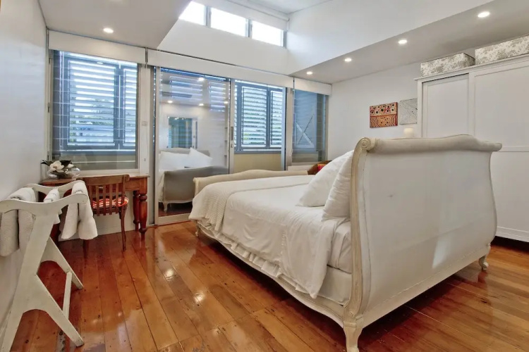 Breathtaking Views in Spacious Balmain House