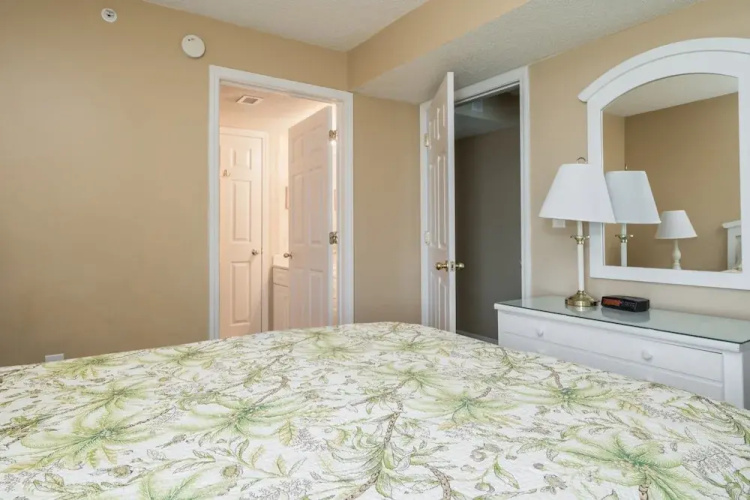 Ashworth - 1601 - 4 Br Condo