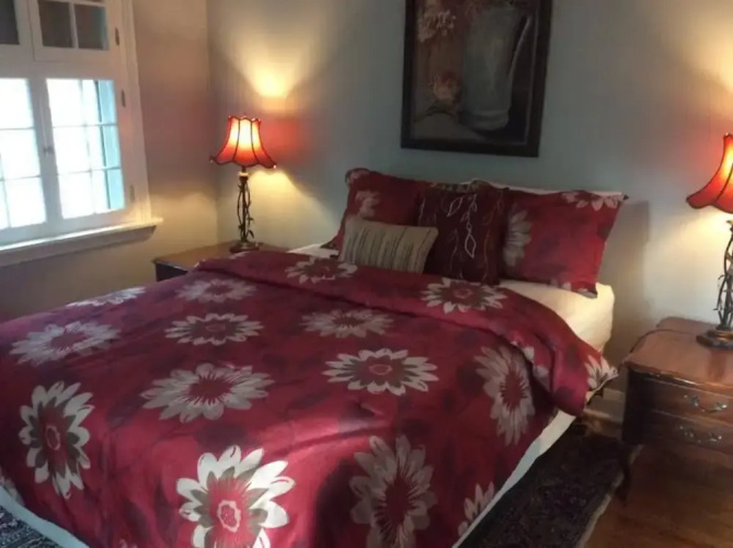 Sunnyside Niagara Cottage