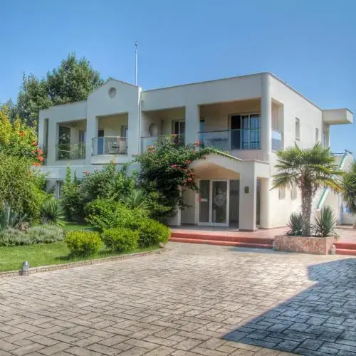Socrates Plaza Hotel