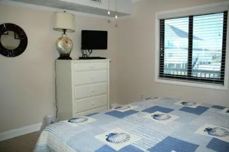 Kings View Villas D2 by RedAwning
