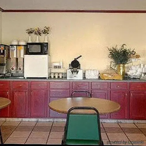 Interstate Inn Johnson City
