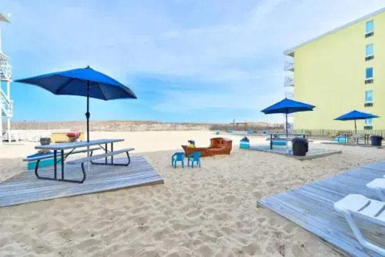 46th St Windjammer 303 2Br Condo