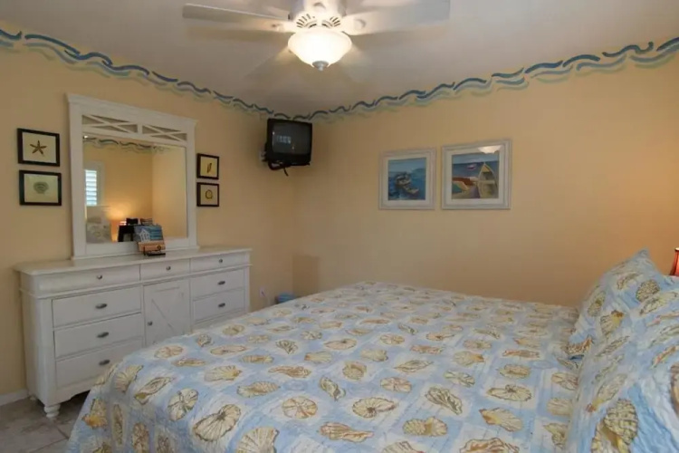 Anna Maria Beach Place, Unit 5 by RedAwning