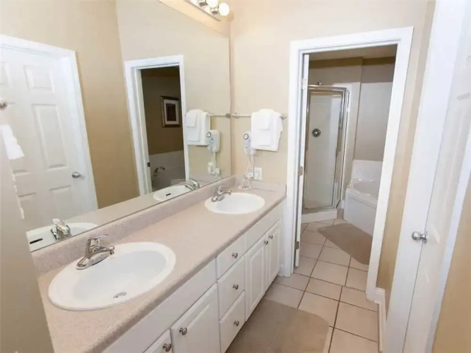 Lighthouse 1112 - 2 Br condo by RedAwning