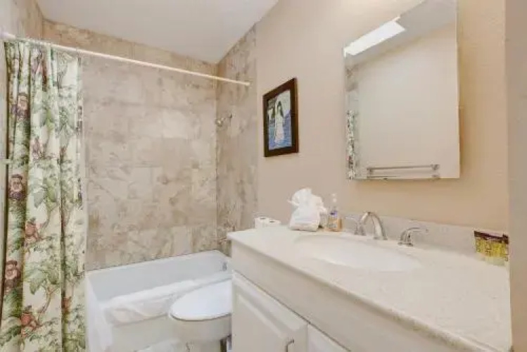 907 E Live Oak St Townhouse Unit 1 and 2