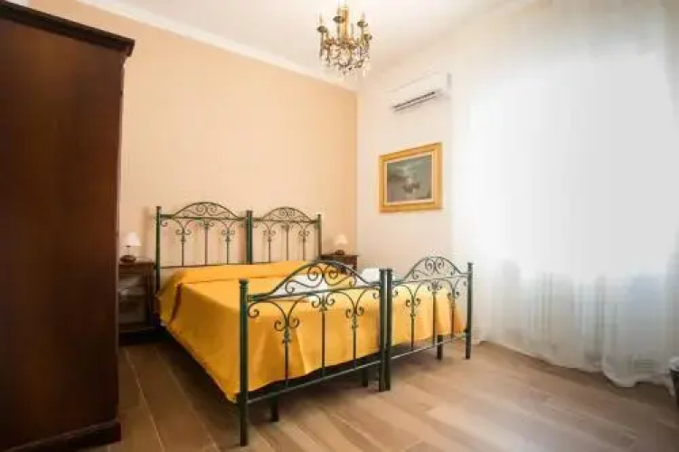 La Coccinella B&B Bed by night LTB