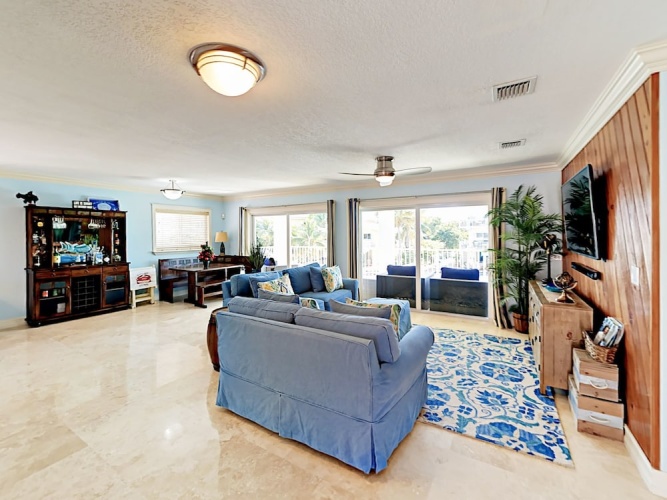 Canal-Side Getaway - 3 Br Home