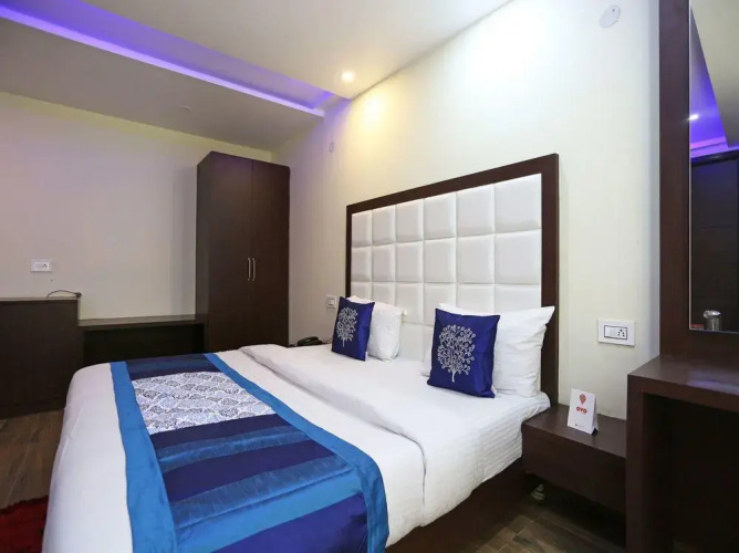 Hotel Blue Magnets
