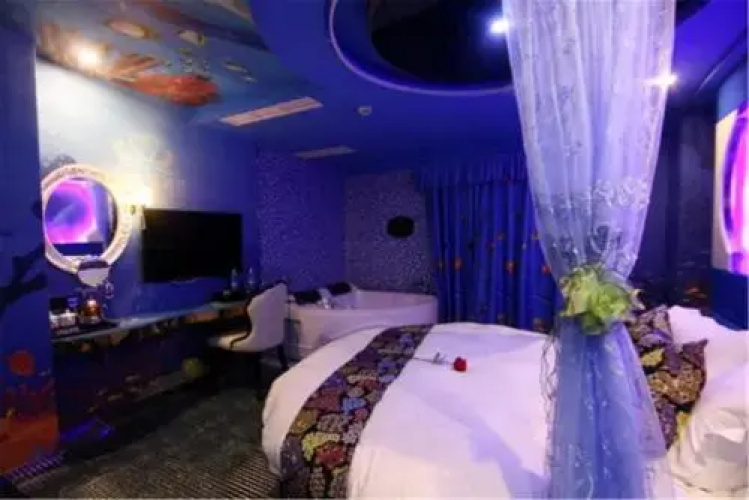 Yaliang Theme Hotel